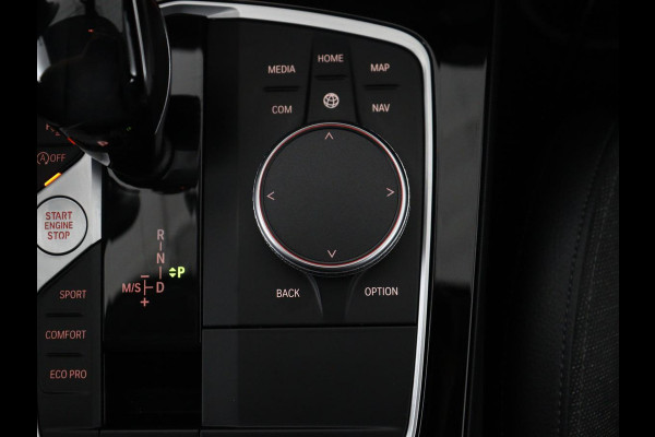 BMW 1-serie 118i Business Edition | Half leder | Cruise control | Stoelverwarming | Navigatie | Carplay | Park assist | Climate control | Virtual dashboard | 17" velgen