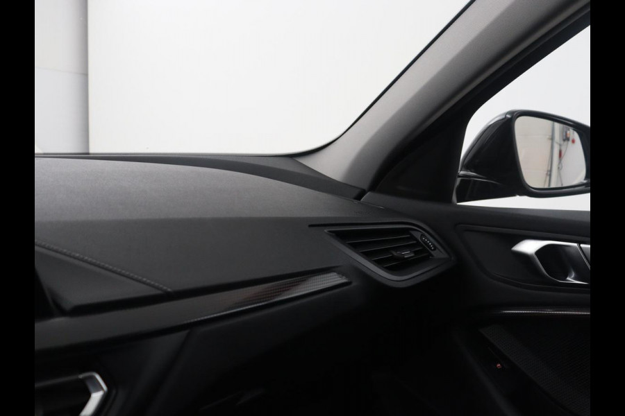 BMW 1-serie 118i Business Edition | Half leder | Cruise control | Stoelverwarming | Navigatie | Carplay | Park assist | Climate control | Virtual dashboard | 17" velgen