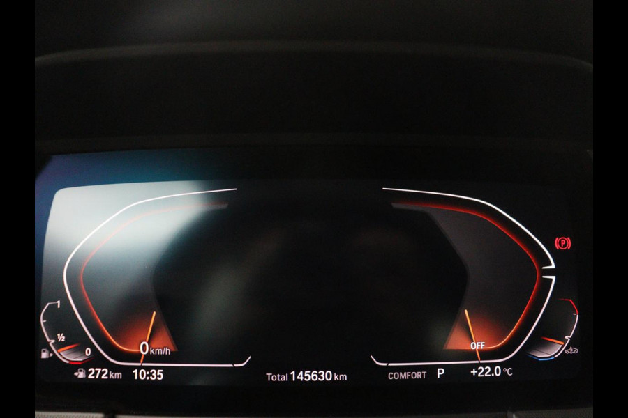 BMW 1-serie 118i Business Edition | Half leder | Cruise control | Stoelverwarming | Navigatie | Carplay | Park assist | Climate control | Virtual dashboard | 17" velgen