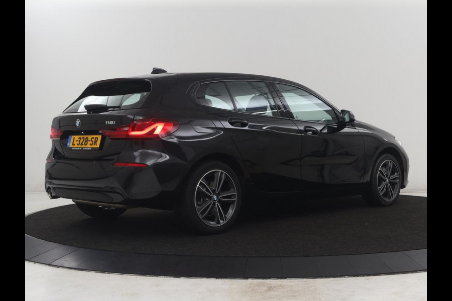 BMW 1-serie 118i Business Edition | Half leder | Cruise control | Stoelverwarming | Navigatie | Carplay | Park assist | Climate control | Virtual dashboard | 17" velgen