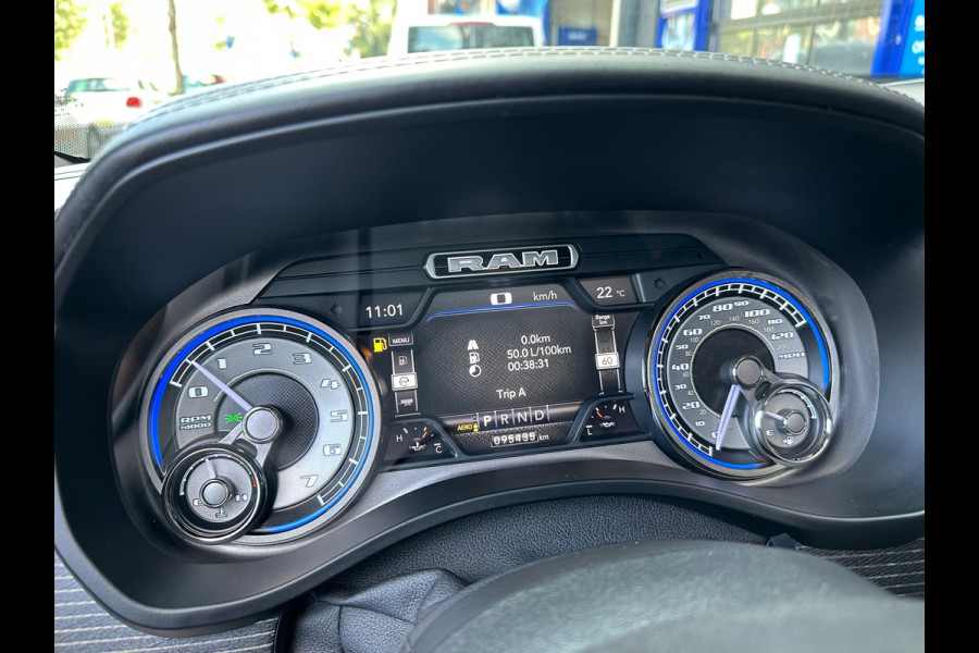 Dodge Ram 1500 5.7 V8 4x4 Crew Cab Limited Leer Pano