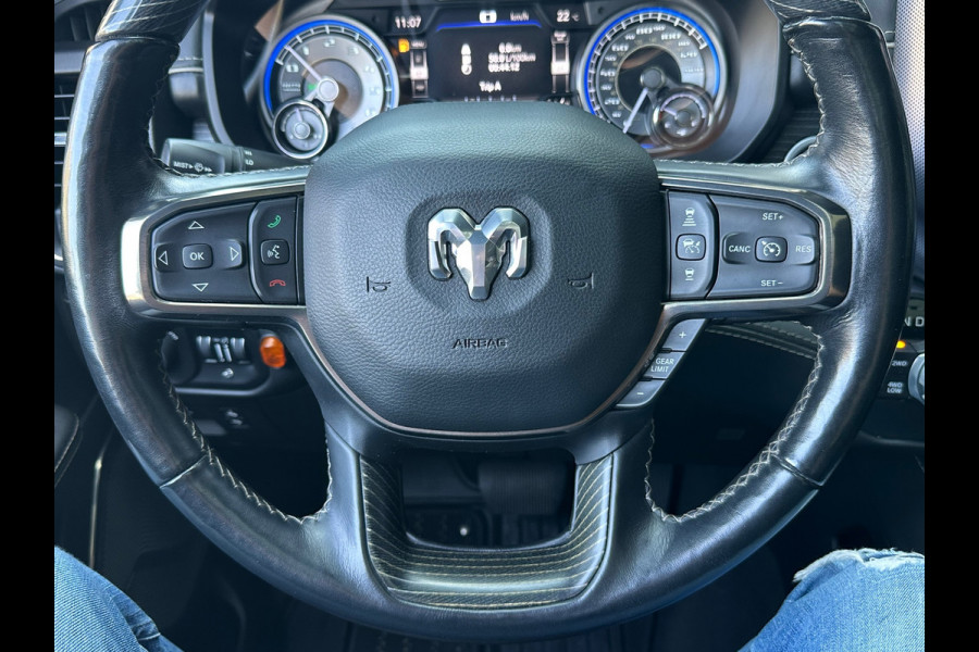 Dodge Ram 1500 5.7 V8 4x4 Crew Cab Limited Leer Pano