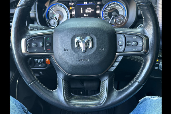 Dodge Ram 1500 5.7 V8 4x4 Crew Cab Limited Leer Pano
