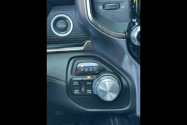 Dodge Ram 1500 5.7 V8 4x4 Crew Cab Limited Leer Pano