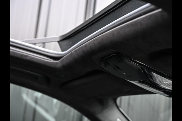 BMW X5 xDrive50e M-Sport Pro | NL-Auto | Panoramadak | Skylounge | Bowers en Wilkins | Alcantare Hemel | Assisted driving prof. | Comfort Seats | Stoelventilatie + Massage | 360 Camera | HUD | BMW Gesture Control | Soft Close | Elektr. trekhaak |