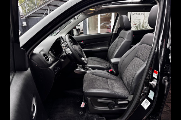Suzuki Vitara 1.5 Hybrid Style | Panoramadak | Suzuki dealer onderhouden | Stoelverwarming | Camera |