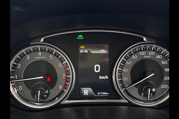 Suzuki Vitara 1.5 Hybrid Style | Panoramadak | Suzuki dealer onderhouden | Stoelverwarming | Camera |