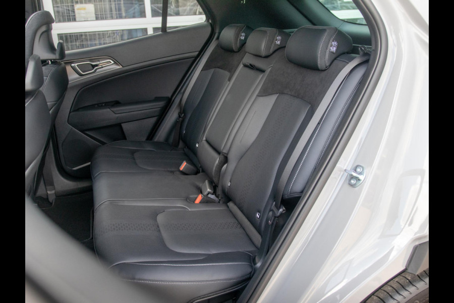 Kia Sportage 1.6 T-GDi Plug-in Hybrid Black Edition Advanced | Direct leverbaar | Full Options | o.a. 19"Velgen | Pano dak | Stoelverw. achterbank | Direct leverbaar!
