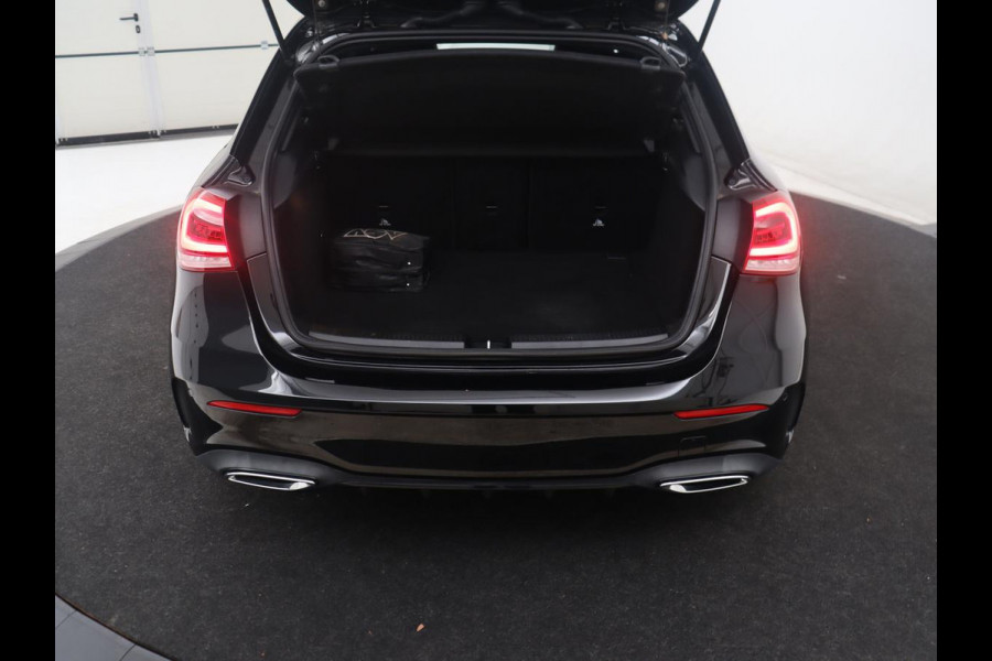 Mercedes-Benz A-Klasse 250 Premium Plus | Panoramadak | Leder/alcantara | Memory | Cruise control | Stoelverwarming | Sfeerverlichting | Navigatie | Carplay | Climate control | Camera | Park assist
