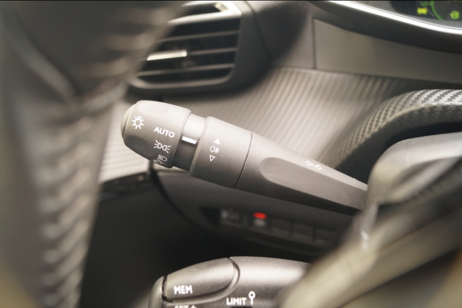 Peugeot 208 1.2 PureTech Allure Pack -NAVI-LED-ECC-PDC-CAM-