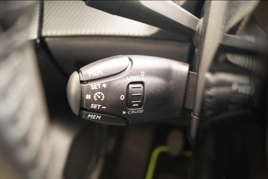 Peugeot 208 1.2 PureTech Allure Pack -NAVI-LED-ECC-PDC-CAM-