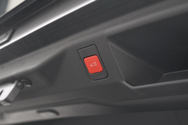 Peugeot 5008 1.2 Hybrid 136 GT 7p | Adaptieve Cruise Control | Camera | Elektrische Kofferklep | Stoelverwarming