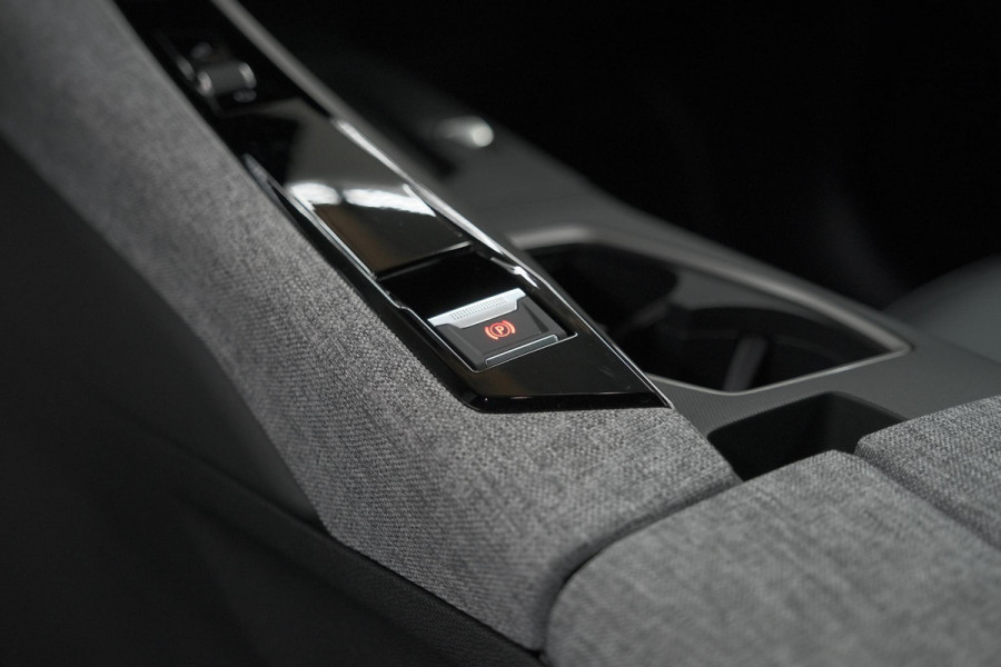 Peugeot 5008 1.2 Hybrid 136 GT 7p | Adaptieve Cruise Control | Camera | Elektrische Kofferklep | Stoelverwarming