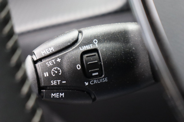 Peugeot 2008 1.2 PureTech Allure Pack org.NL camera