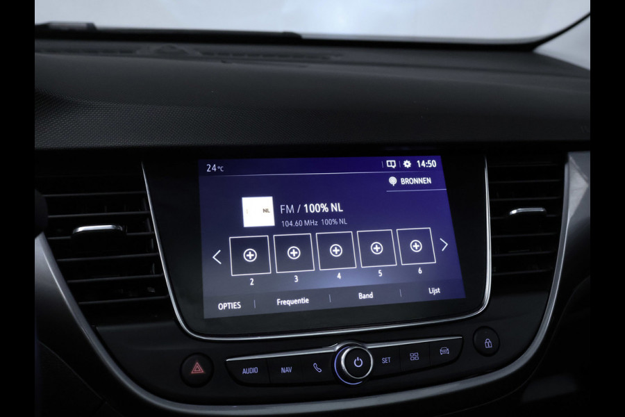 Opel Crossland X 1.2 Turbo Ultimate Sport (PANORAMADAK,APPLE CARPLAY,NAVI,STOEL/STUUR VERWARMING,GETINT,SPORTSTOELEN,LM VELGEN)