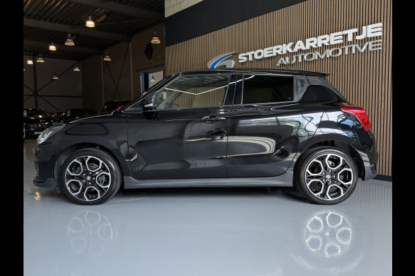 Suzuki Swift 1.4 Sport Smart Hybrid | Navi | Carplay | Dodehoek | Camera | 17" | Stoelverwarming | ACC | 100% Suzuki Dealer onderhouden!