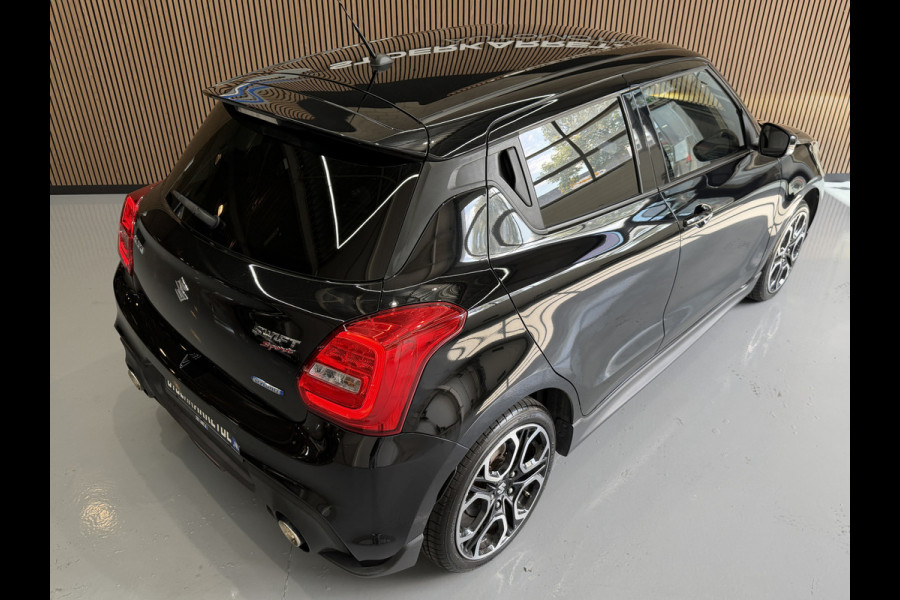 Suzuki Swift 1.4 Sport Smart Hybrid | Navi | Carplay | Dodehoek | Camera | 17" | Stoelverwarming | ACC | 100% Suzuki Dealer onderhouden!