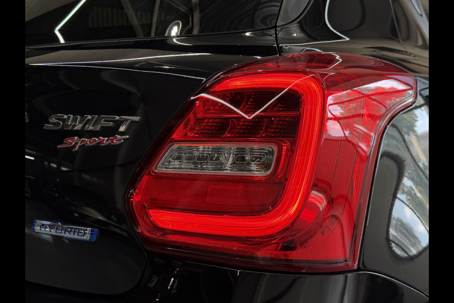 Suzuki Swift 1.4 Sport Smart Hybrid | Navi | Carplay | Dodehoek | Camera | 17" | Stoelverwarming | ACC | 100% Suzuki Dealer onderhouden!