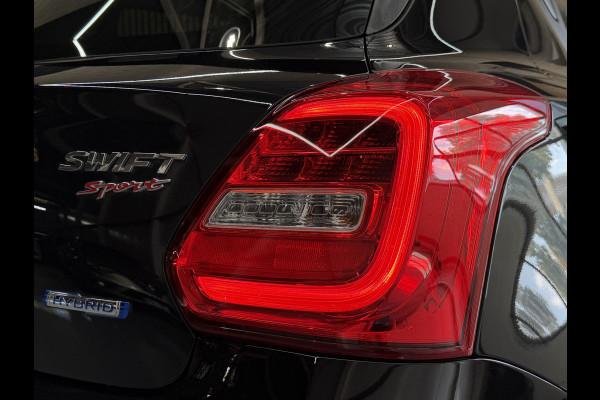 Suzuki Swift 1.4 Sport Smart Hybrid | Navi | Carplay | Dodehoek | Camera | 17" | Stoelverwarming | ACC | 100% Suzuki Dealer onderhouden!