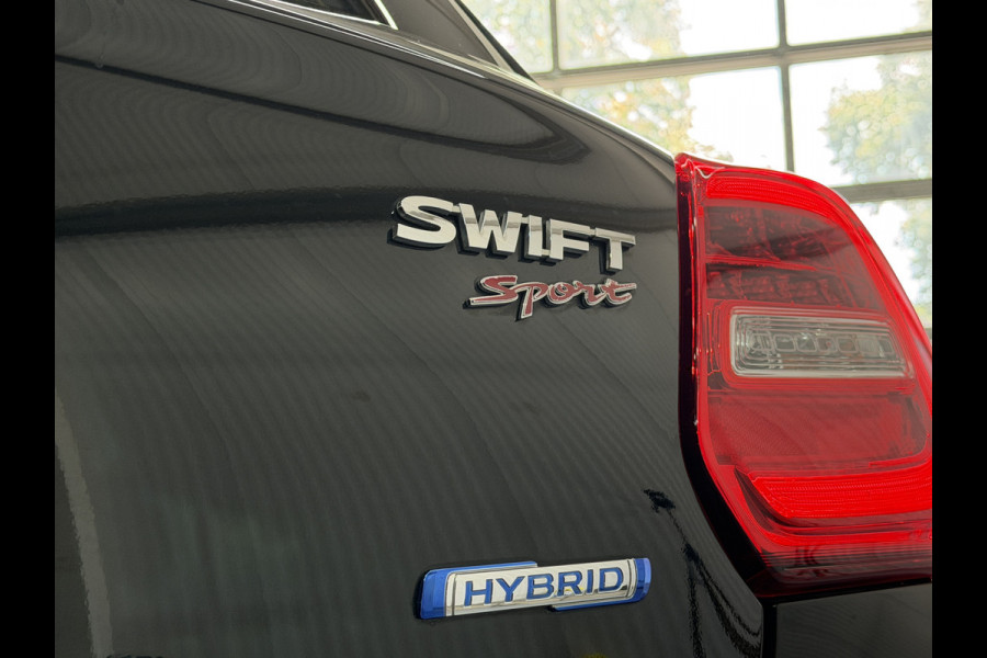 Suzuki Swift 1.4 Sport Smart Hybrid | Navi | Carplay | Dodehoek | Camera | 17" | Stoelverwarming | ACC | 100% Suzuki Dealer onderhouden!