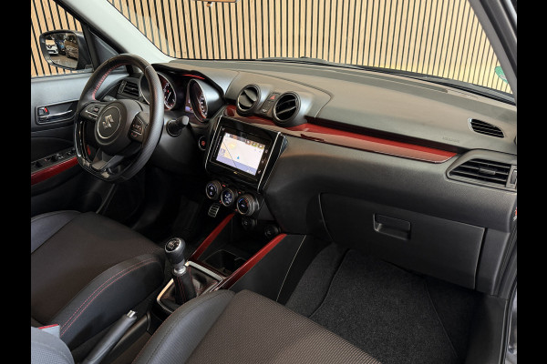 Suzuki Swift 1.4 Sport Smart Hybrid | Navi | Carplay | Dodehoek | Camera | 17" | Stoelverwarming | ACC | 100% Suzuki Dealer onderhouden!