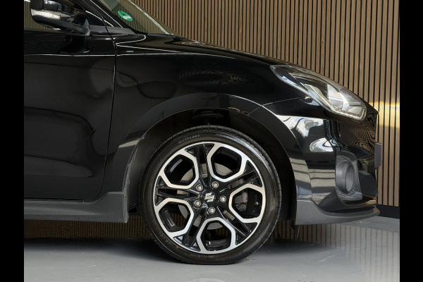 Suzuki Swift 1.4 Sport Smart Hybrid | Navi | Carplay | Dodehoek | Camera | 17" | Stoelverwarming | ACC | 100% Suzuki Dealer onderhouden!