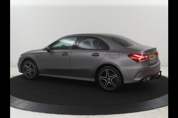 Mercedes-Benz A-Klasse 250 e Business Solution AMG Limited | SOH 94,5% | Leder/alcantara | Cruise control | Stoelverwarming | Navigatie | Bluetooth | Sfeerverlichting | Camera | Park assist