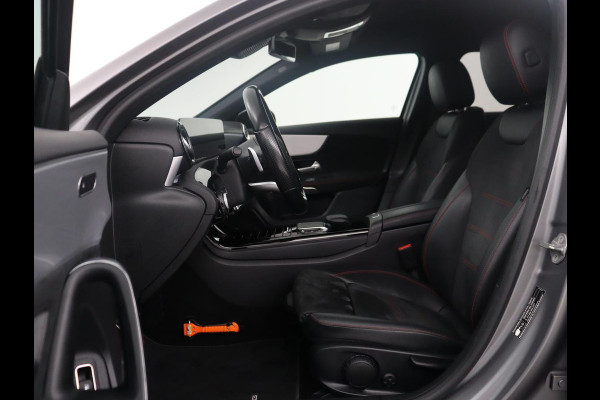 Mercedes-Benz A-Klasse 250 e Business Solution AMG Limited | SOH 94,5% | Leder/alcantara | Cruise control | Stoelverwarming | Navigatie | Bluetooth | Sfeerverlichting | Camera | Park assist