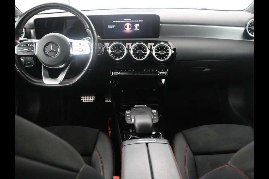 Mercedes-Benz A-Klasse 250 e Business Solution AMG Limited | SOH 94,5% | Leder/alcantara | Cruise control | Stoelverwarming | Navigatie | Bluetooth | Sfeerverlichting | Camera | Park assist