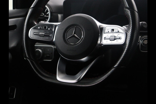 Mercedes-Benz A-Klasse 250 e Business Solution AMG Limited | SOH 94,5% | Leder/alcantara | Cruise control | Stoelverwarming | Navigatie | Bluetooth | Sfeerverlichting | Camera | Park assist
