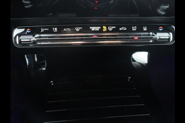 Mercedes-Benz A-Klasse 250 e Business Solution AMG Limited | SOH 94,5% | Leder/alcantara | Cruise control | Stoelverwarming | Navigatie | Bluetooth | Sfeerverlichting | Camera | Park assist