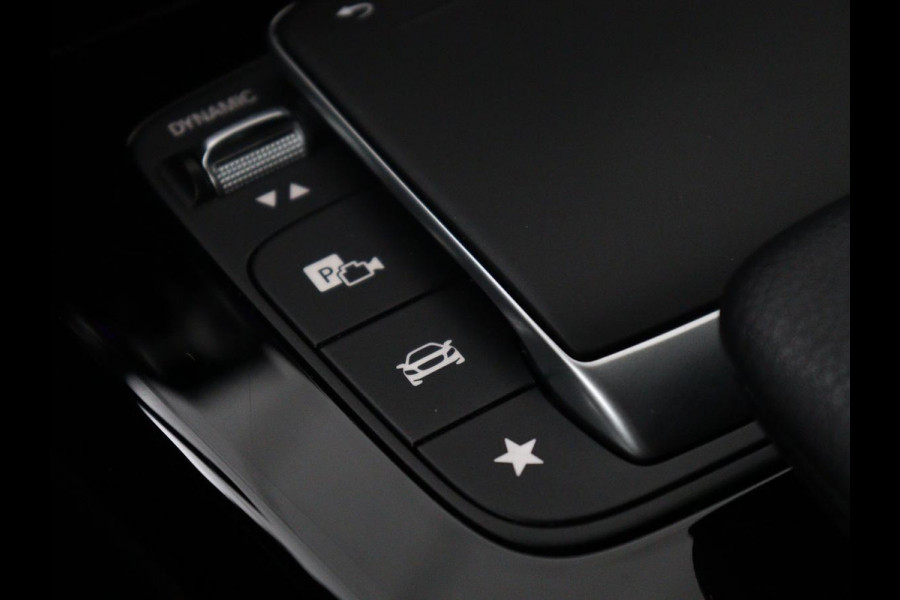 Mercedes-Benz A-Klasse 250 e Business Solution AMG Limited | SOH 94,5% | Leder/alcantara | Cruise control | Stoelverwarming | Navigatie | Bluetooth | Sfeerverlichting | Camera | Park assist