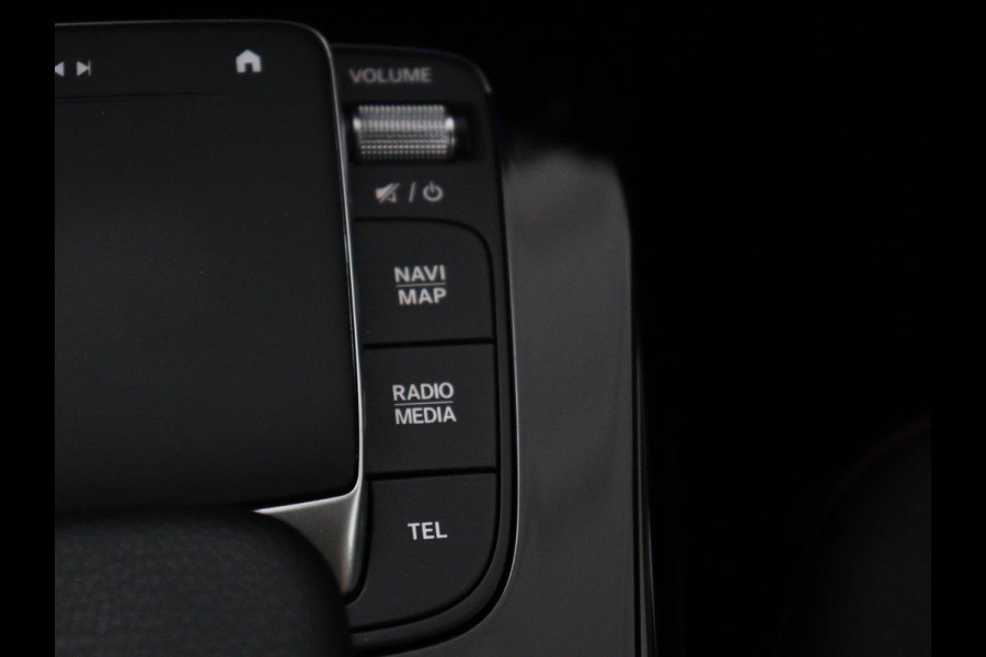 Mercedes-Benz A-Klasse 250 e Business Solution AMG Limited | SOH 94,5% | Leder/alcantara | Cruise control | Stoelverwarming | Navigatie | Bluetooth | Sfeerverlichting | Camera | Park assist