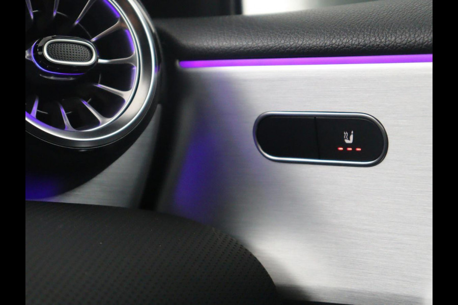 Mercedes-Benz A-Klasse 250 e Business Solution AMG Limited | SOH 94,5% | Leder/alcantara | Cruise control | Stoelverwarming | Navigatie | Bluetooth | Sfeerverlichting | Camera | Park assist