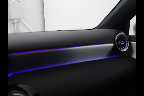 Mercedes-Benz A-Klasse 250 e Business Solution AMG Limited | SOH 94,5% | Leder/alcantara | Cruise control | Stoelverwarming | Navigatie | Bluetooth | Sfeerverlichting | Camera | Park assist
