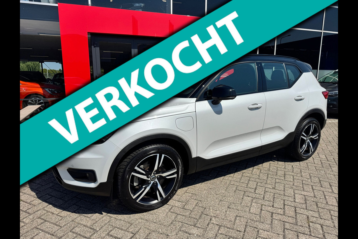 Volvo XC40 1.5 T4 Recharge R-Design Expression|Zwart dak|NL-auto|Elektr. stoelen met Memory|SOH 90%