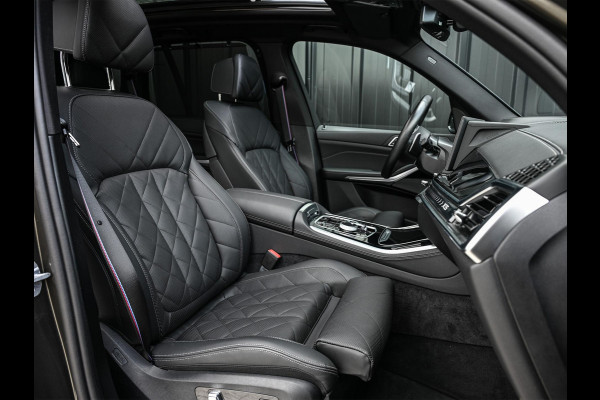 BMW X5 xDrive50e M-Sport Pro | Panoramadak | Achterasbesturing | Massage + Ventilatie | Sky Lounge | 360 Camera | Active Cruise | Harman/Kardon | Iconic Glow | BMW Gesture Control | HUD | Soft Close | Luchtvering | Trekhaak |