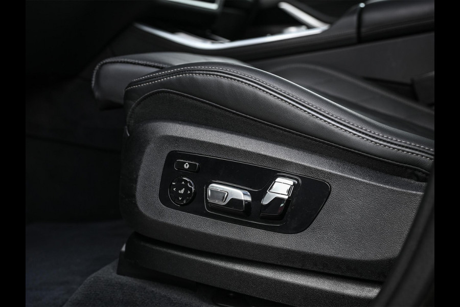 BMW X5 xDrive50e M-Sport Pro | Panoramadak | Achterasbesturing | Massage + Ventilatie | Sky Lounge | 360 Camera | Active Cruise | Harman/Kardon | Iconic Glow | BMW Gesture Control | HUD | Soft Close | Luchtvering | Trekhaak |