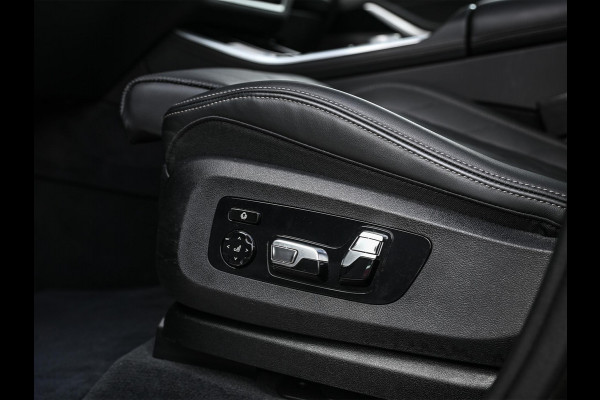 BMW X5 xDrive50e M-Sport Pro | Panoramadak | Achterasbesturing | Massage + Ventilatie | Sky Lounge | 360 Camera | Active Cruise | Harman/Kardon | Iconic Glow | BMW Gesture Control | HUD | Soft Close | Luchtvering | Trekhaak |