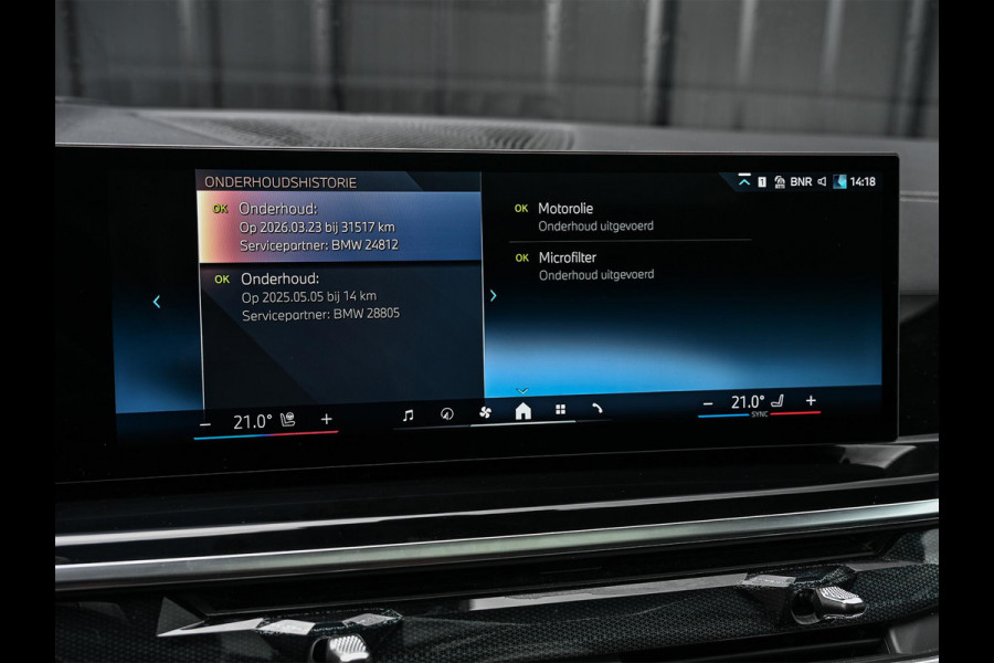 BMW X5 xDrive50e M-Sport Pro | Panoramadak | Achterasbesturing | Massage + Ventilatie | Sky Lounge | 360 Camera | Active Cruise | Harman/Kardon | Iconic Glow | BMW Gesture Control | HUD | Soft Close | Luchtvering | Trekhaak |