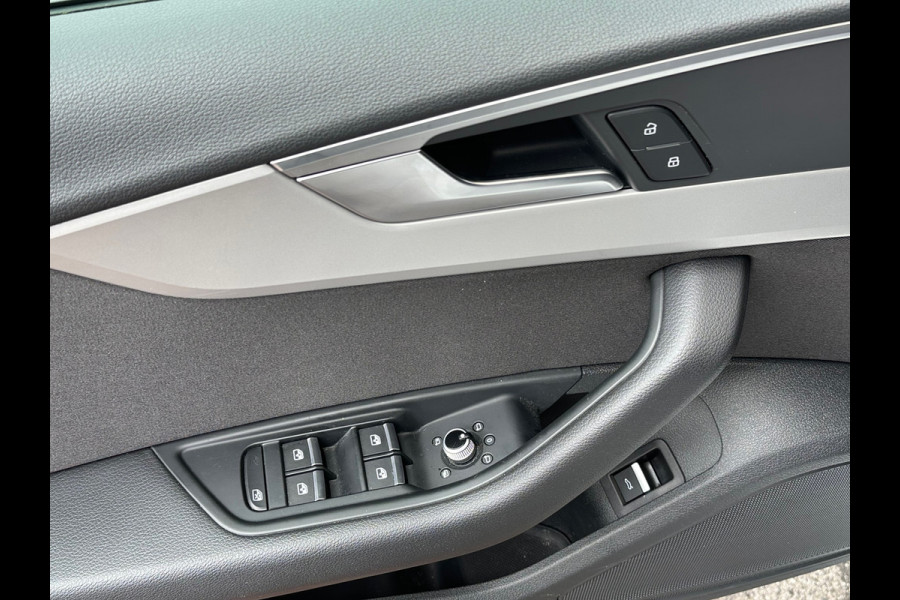 Audi A5 Sportback 35 TFSI S edition Aut Leer Navi Clima Camera Carplay PDC