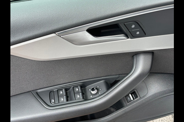 Audi A5 Sportback 35 TFSI S edition Aut Leer Navi Clima Camera Carplay PDC