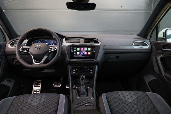 Volkswagen Tiguan 1.4 TSI eHybrid R-Line Business | BTW | PANO | CAMERA | IQ-LIGHT | ACC | SFEERVERL | ELEK KOFFERKLEP |