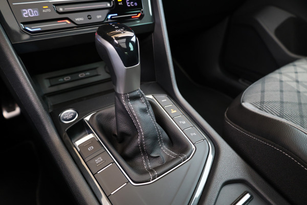 Volkswagen Tiguan 1.4 TSI eHybrid R-Line Business | BTW | PANO | CAMERA | IQ-LIGHT | ACC | SFEERVERL | ELEK KOFFERKLEP |