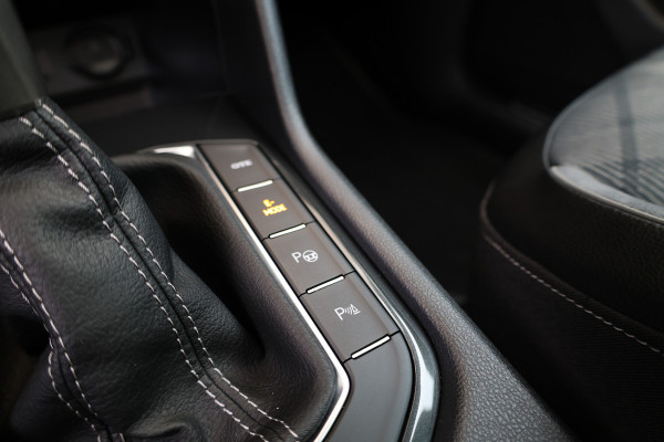 Volkswagen Tiguan 1.4 TSI eHybrid R-Line Business | BTW | PANO | CAMERA | IQ-LIGHT | ACC | SFEERVERL | ELEK KOFFERKLEP |