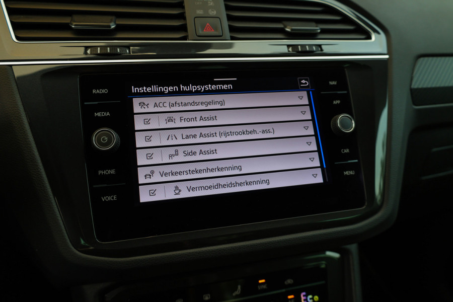 Volkswagen Tiguan 1.4 TSI eHybrid R-Line Business | BTW | PANO | CAMERA | IQ-LIGHT | ACC | SFEERVERL | ELEK KOFFERKLEP |
