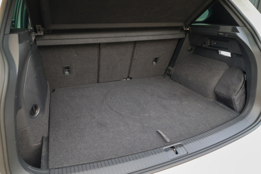 Volkswagen Tiguan 1.4 TSI eHybrid R-Line Business | BTW | PANO | CAMERA | IQ-LIGHT | ACC | SFEERVERL | ELEK KOFFERKLEP |