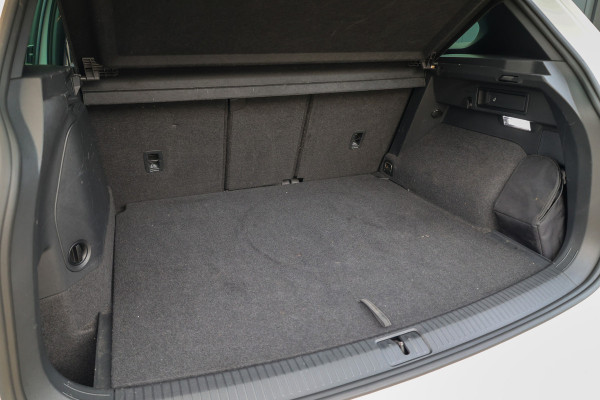 Volkswagen Tiguan 1.4 TSI eHybrid R-Line Business | BTW | PANO | CAMERA | IQ-LIGHT | ACC | SFEERVERL | ELEK KOFFERKLEP |