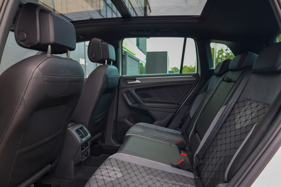 Volkswagen Tiguan 1.4 TSI eHybrid R-Line Business | BTW | PANO | CAMERA | IQ-LIGHT | ACC | SFEERVERL | ELEK KOFFERKLEP |