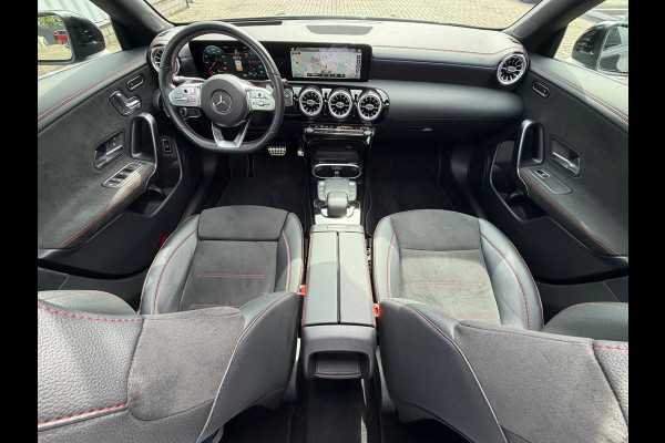 Mercedes-Benz CLA-Klasse Shooting Brake 250 e Business AMG Limited | Navi| Cruise |Panoramadak | Sfeerverlichting | zwarte hemel.
